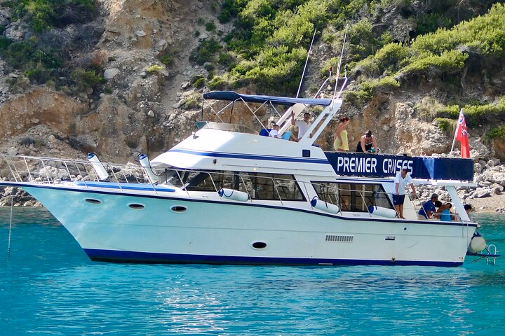 Premier Cruises Alcudia: Barco privado 4h con SUP, Snorkel y Tapas