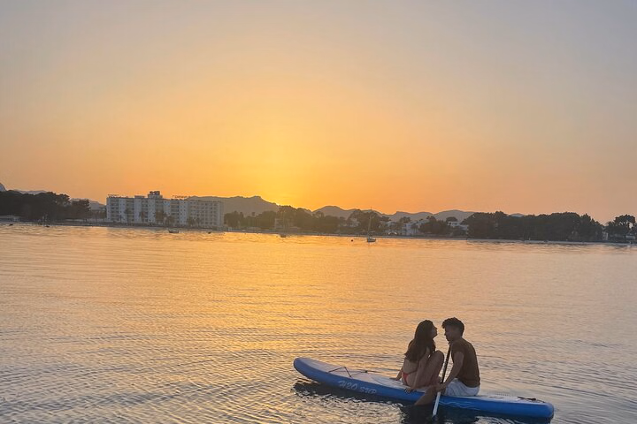Premier Cruises Alcudia: Barco Compartido 3h Atardecer con SUP, Snorkel y Tapas