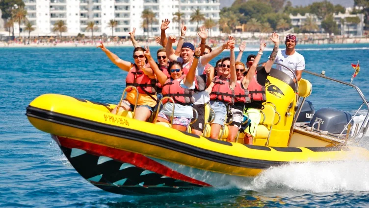 Speed boat