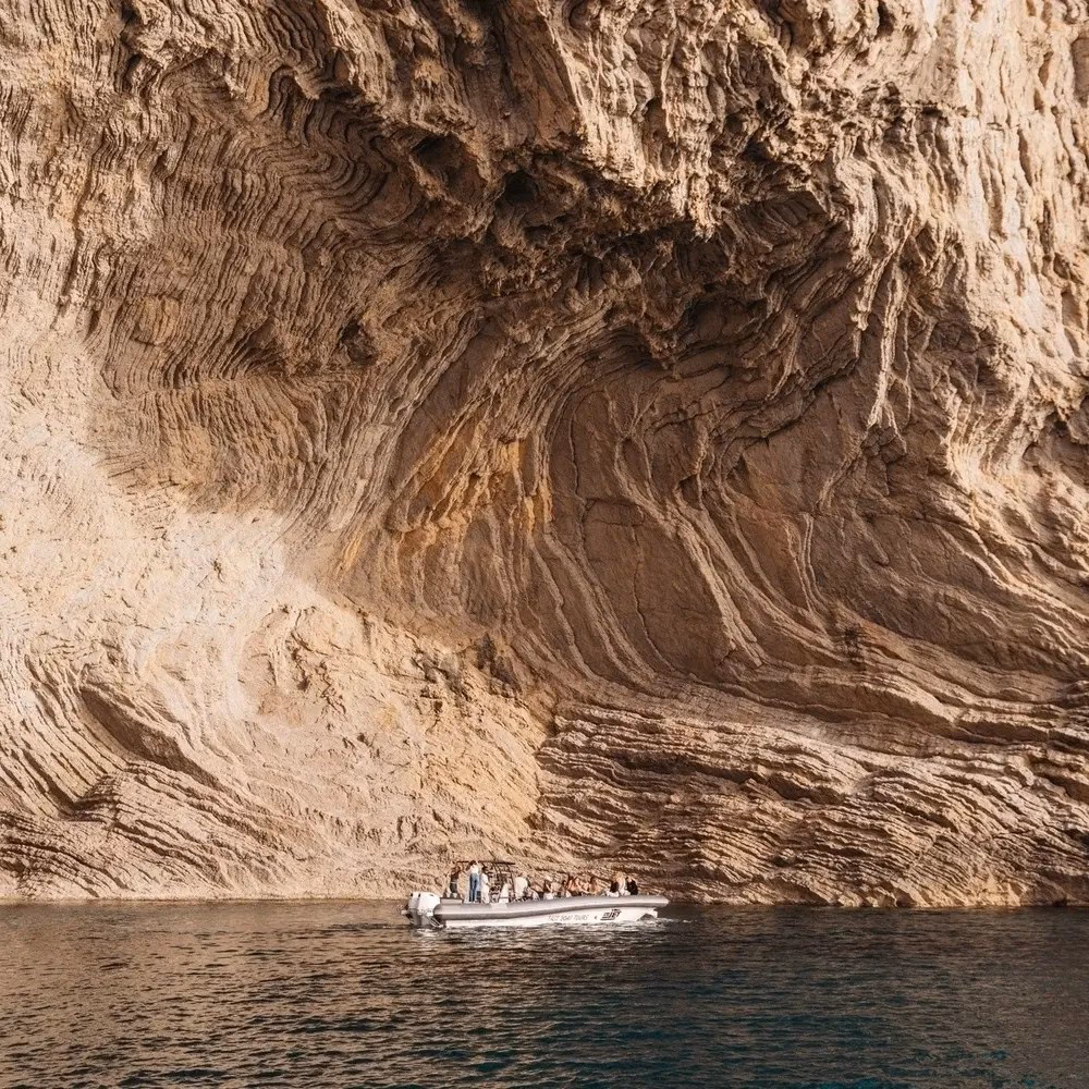 Coll Baix and Caves