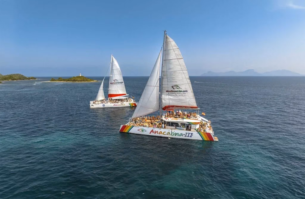 Catamarán a vela