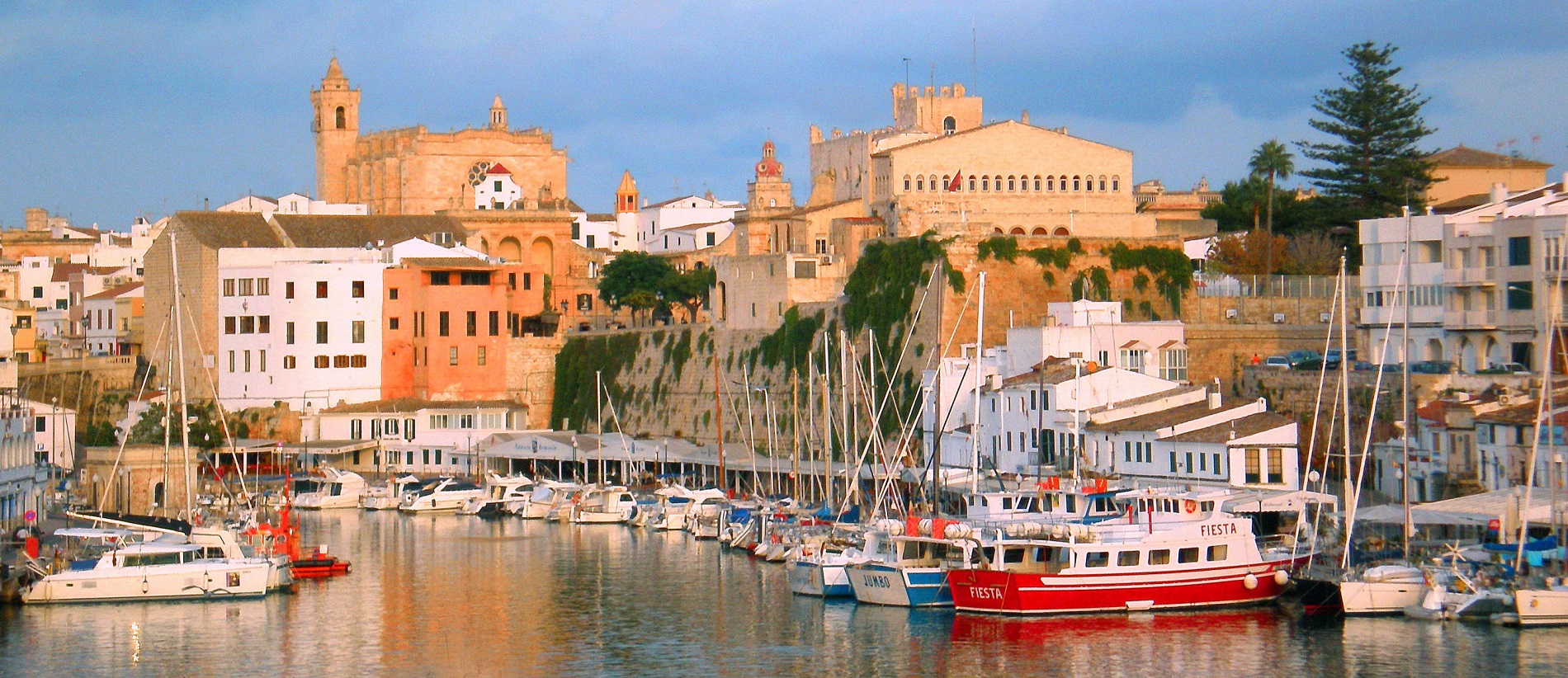 Vuelta Isla Menorca + Ruta guiada con traslado