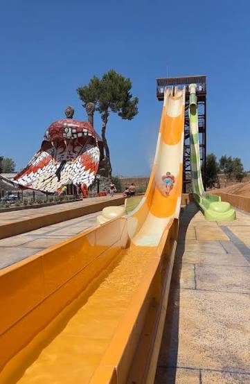 Aqualand (con transfer)